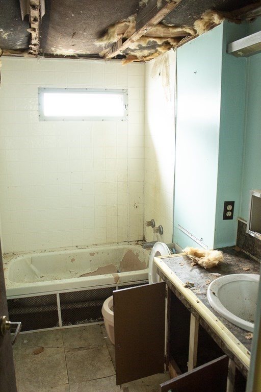 5 Mohawk Road Holbrook, MA 02343 - Photo 12 of 15