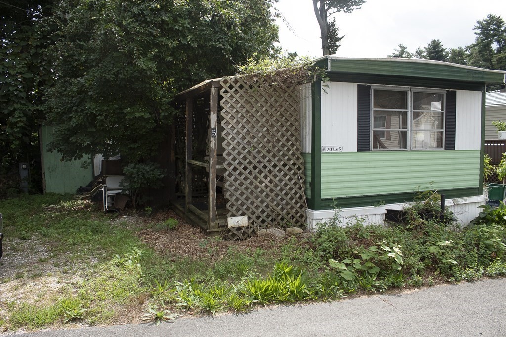 5 Mohawk Road Holbrook, MA 02343 - Photo 7 of 15