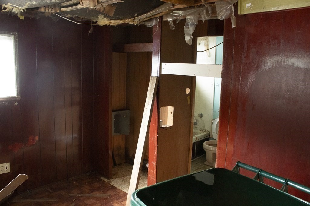 5 Mohawk Road Holbrook, MA 02343 - Photo 8 of 15