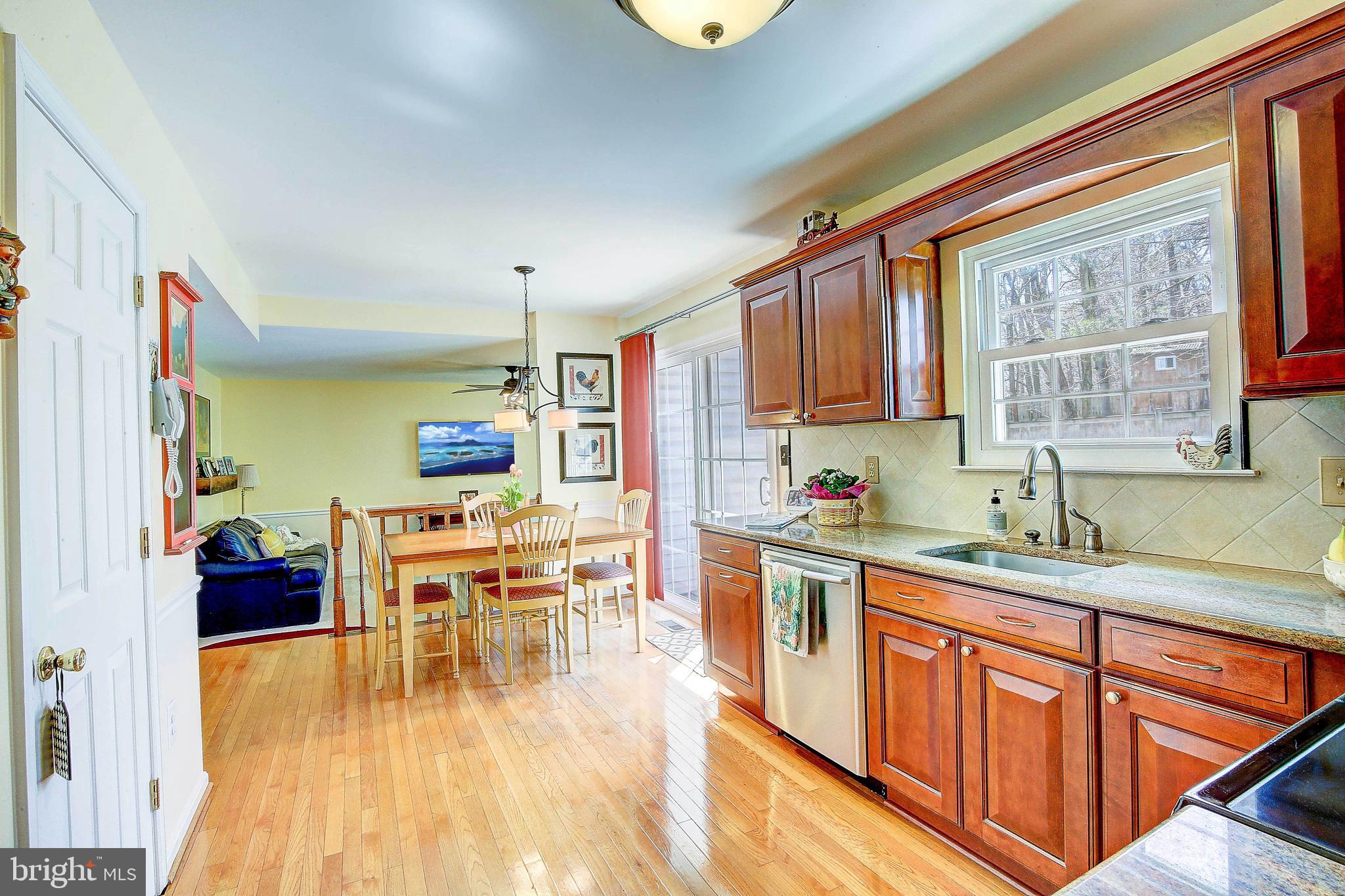 602 Riden Street Odenton, MD 21113 - Photo 10 of 38 Stainless steel Maytag appliances