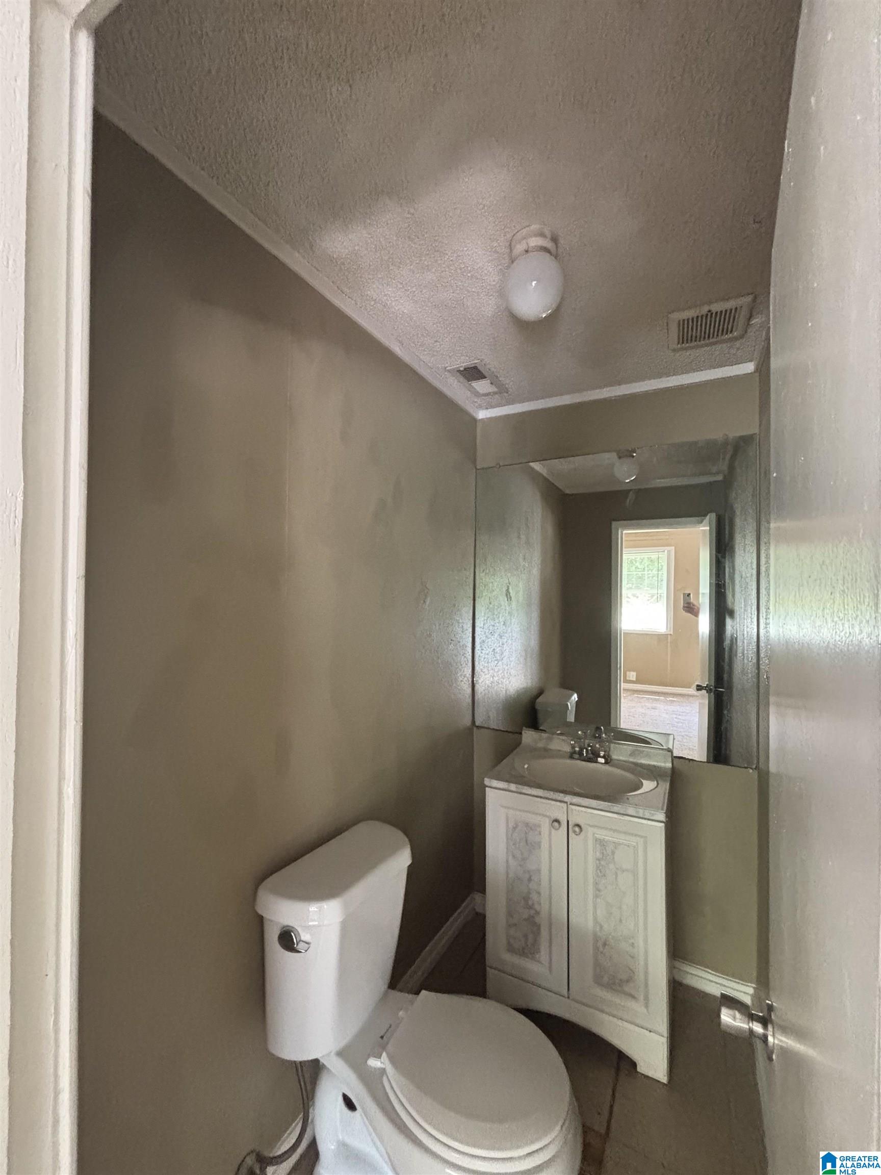 1204 15th Way Southwest Birmingham, AL 35211 - Photo 7 of 13