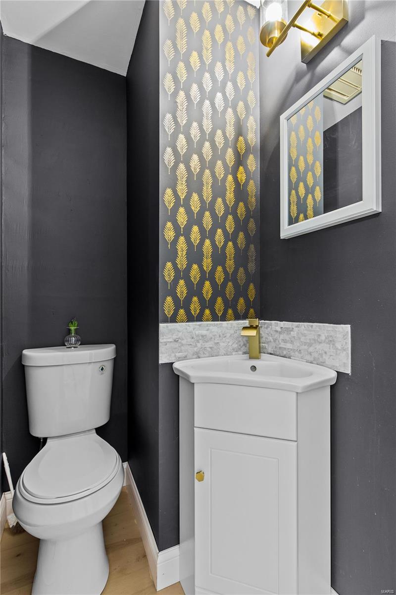 8026 Natural Bridge Road St. Louis, MO 63121 - Photo 14 of 32