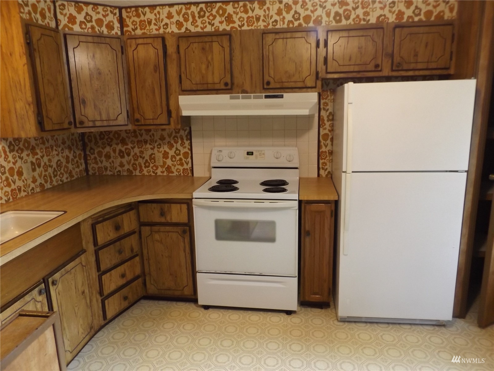 4752 Hansen Drive Clinton, WA 98236 - Photo 3 of 12 Gallery Image 3