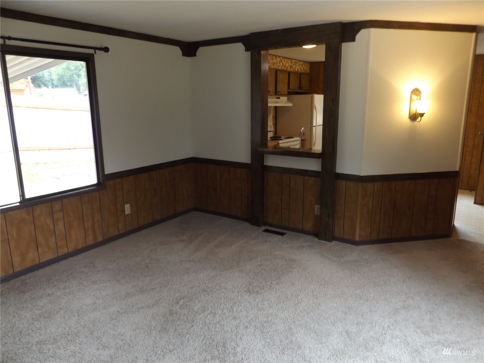 4752 Hansen Drive Clinton, WA 98236 - Photo 5 of 12 Gallery Image 5