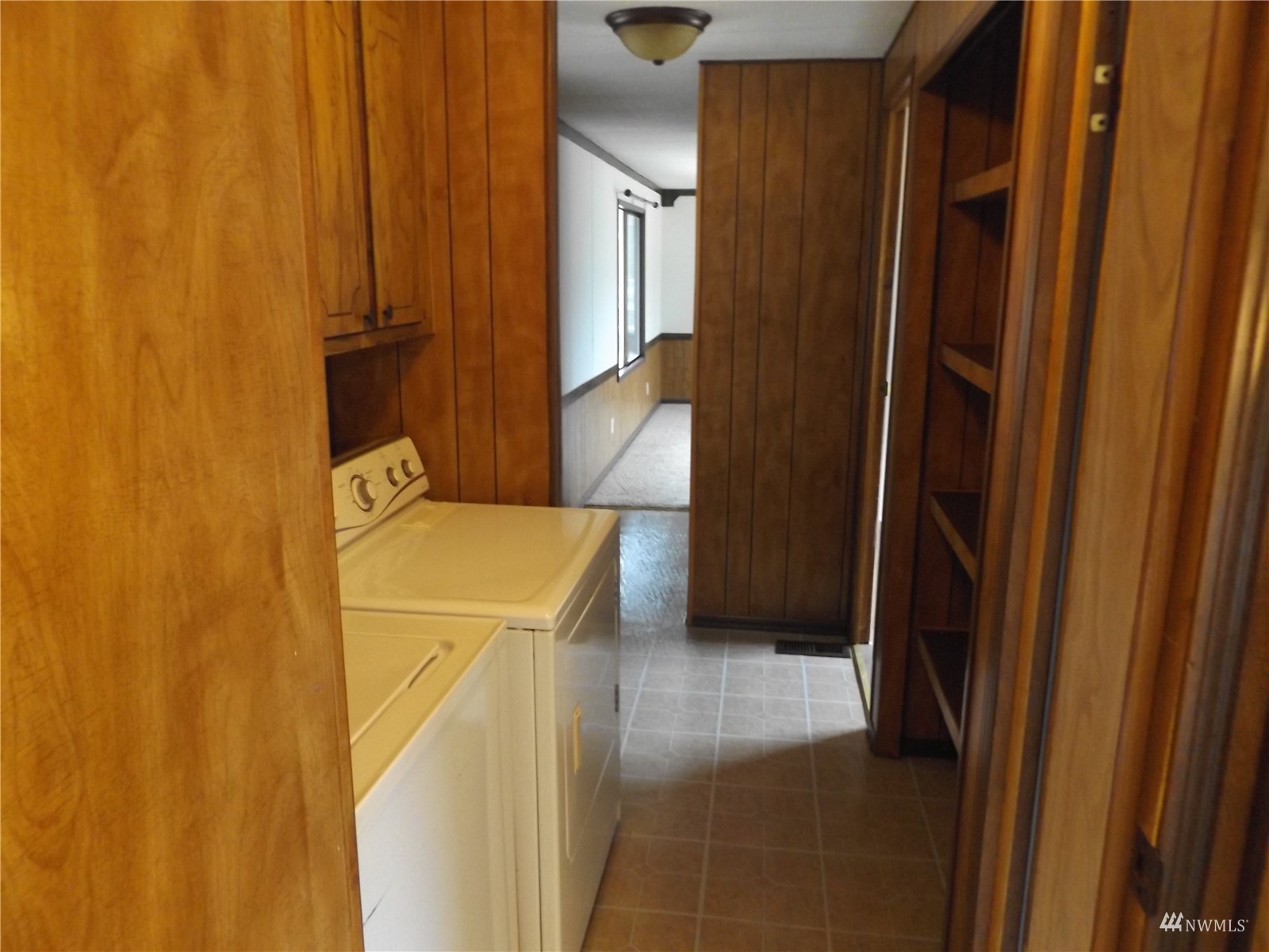4752 Hansen Drive Clinton, WA 98236 - Photo 9 of 12 Gallery Image 9