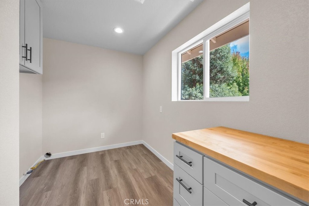 8393 Amapoa Atascadero, CA 93422 - Photo 19 of 23 a view of empty room with window