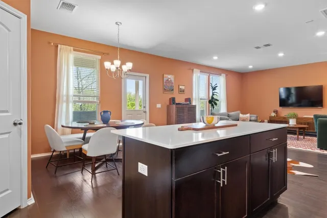 $3,000 | 6809 Ellsworth Walk, Austin, TX 78724