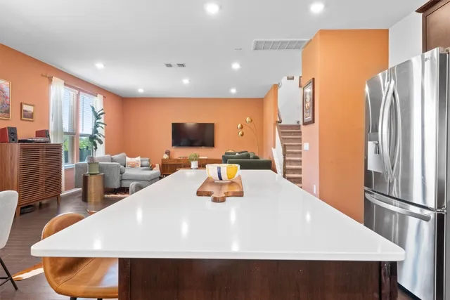 $3,000 | 6809 Ellsworth Walk, Austin, TX 78724