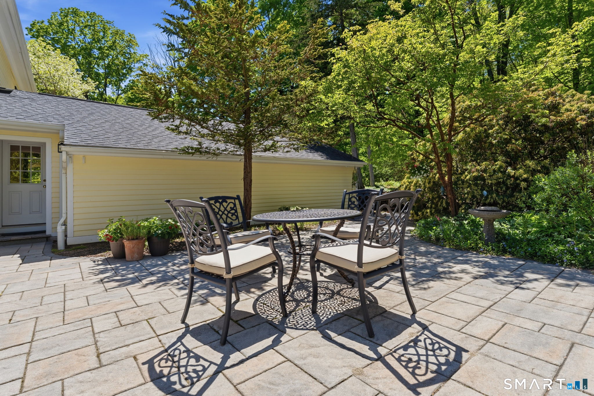 32 Juniper Road Bloomfield, CT 06002 - Photo 11 of 38