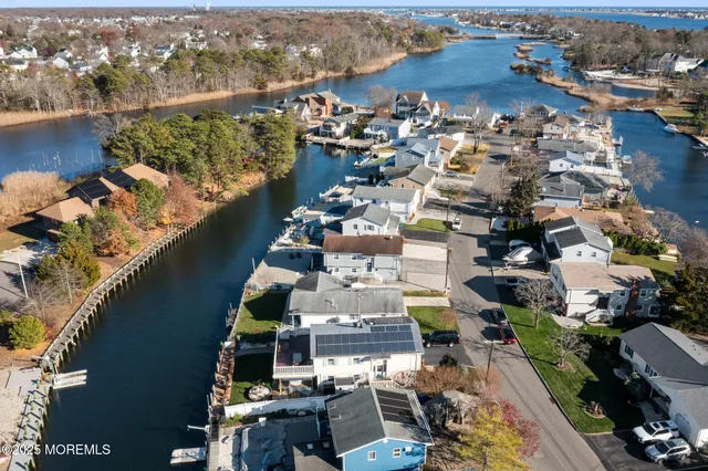 $825,000 | 36 Lenape Trail, Brick, NJ 08724