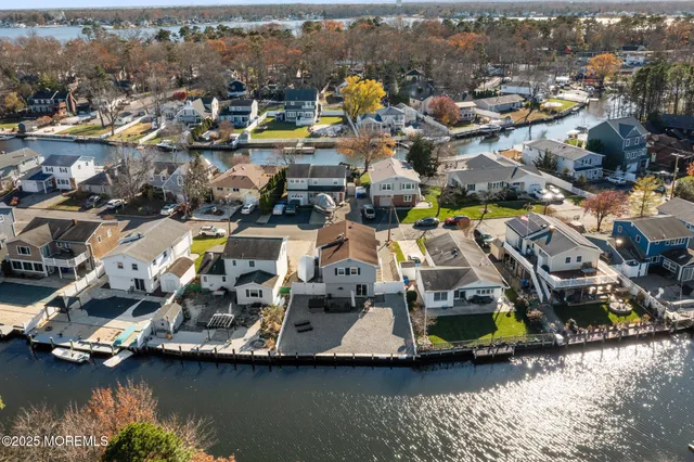 $825,000 | 36 Lenape Trail, Brick, NJ 08724