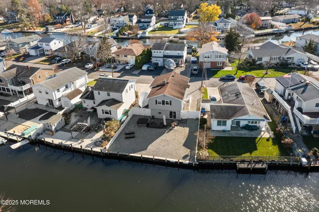 $825,000 | 36 Lenape Trail, Brick, NJ 08724