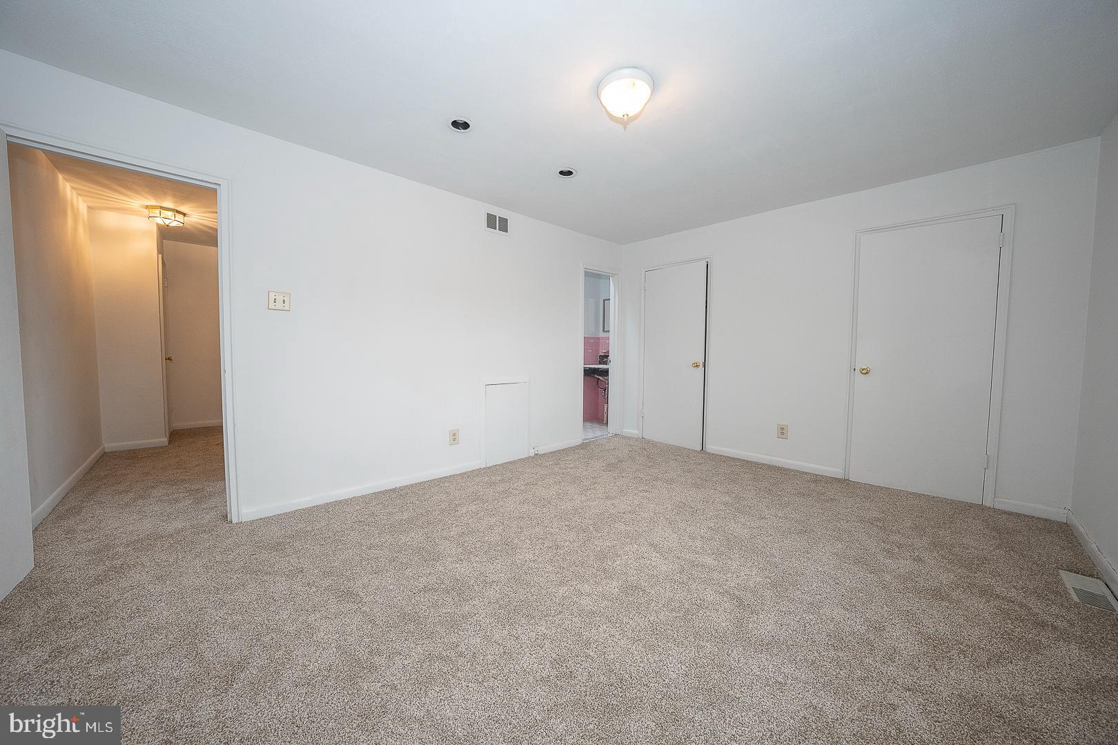 3708 West Country Club Road Philadelphia, PA 19131 - Photo 12 of 23 Primary Bedroom