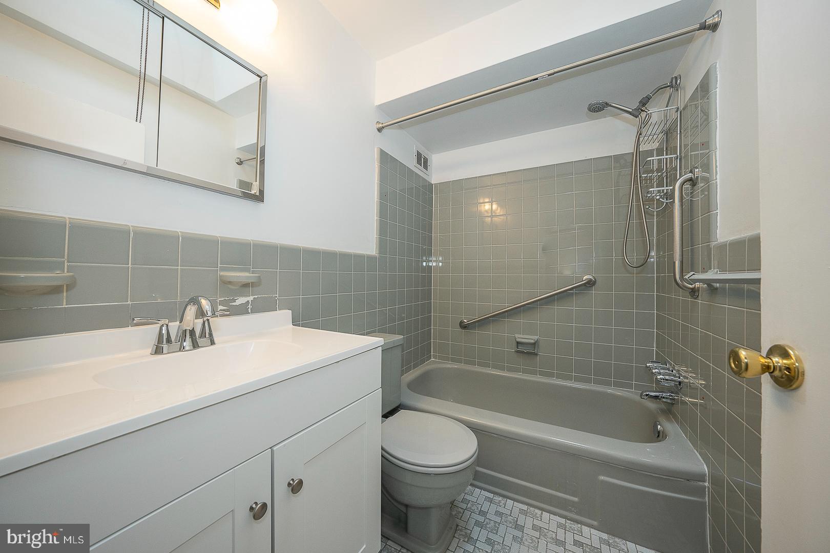 3708 West Country Club Road Philadelphia, PA 19131 - Photo 17 of 23 2nd Fl Hall Bathroom