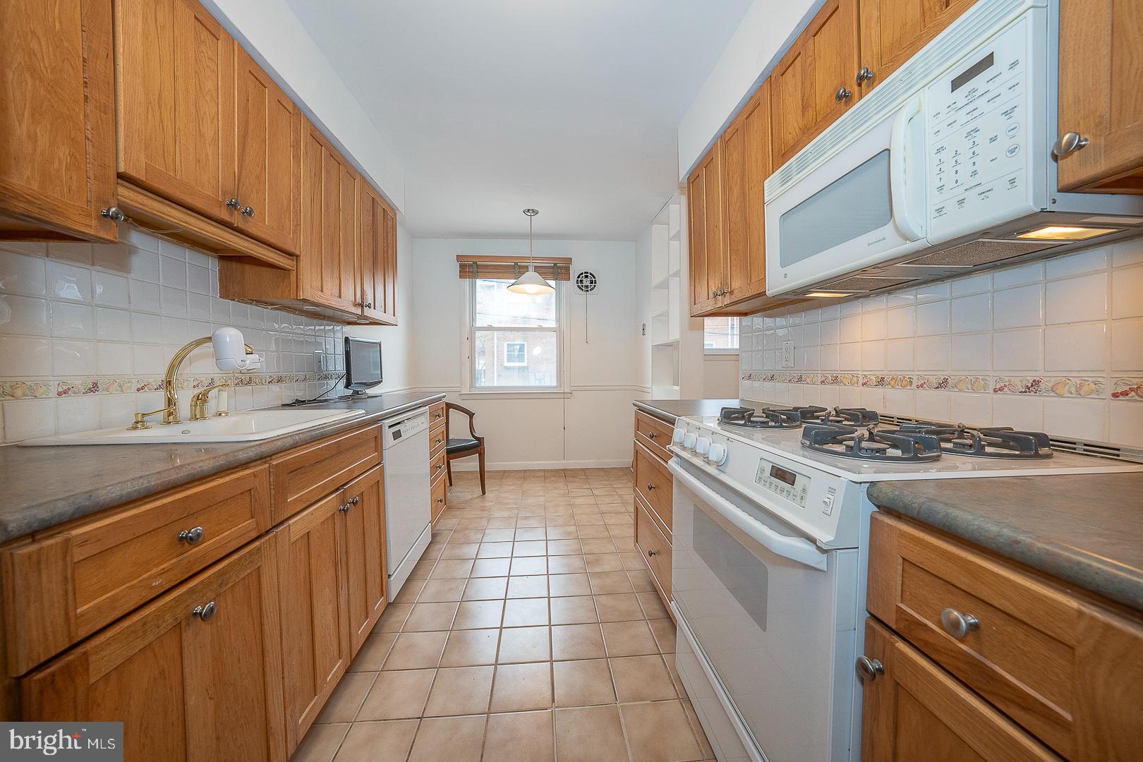 3708 West Country Club Road Philadelphia, PA 19131 - Photo 7 of 23 Eat-in Kitchen