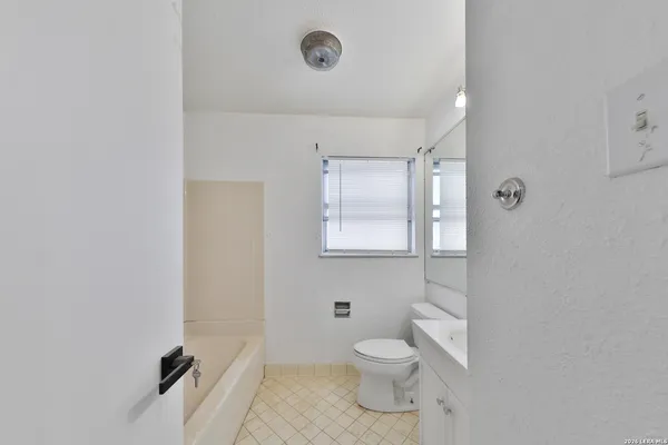 $1,550 | 518 Dresden Drive, San Antonio, TX 78213