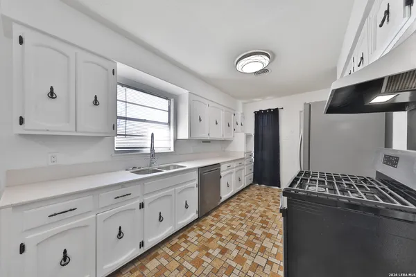 $1,550 | 518 Dresden Drive, San Antonio, TX 78213