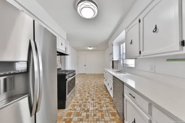 $1,550 | 518 Dresden Drive, San Antonio, TX 78213