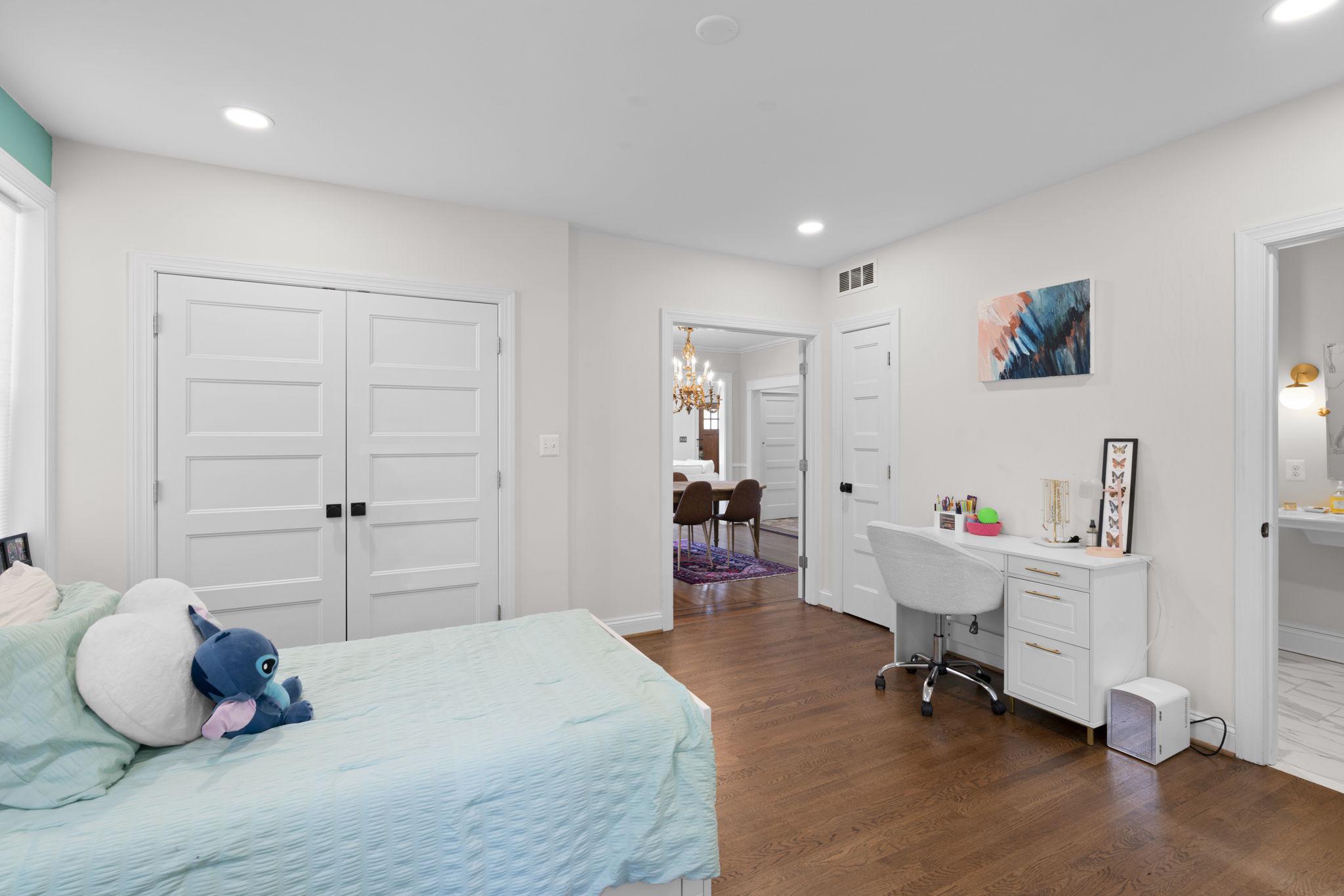 1022 Overbrook Road Baltimore, MD 21239 - Photo 16 of 39 Main Level En-suite or Additional Rec Space