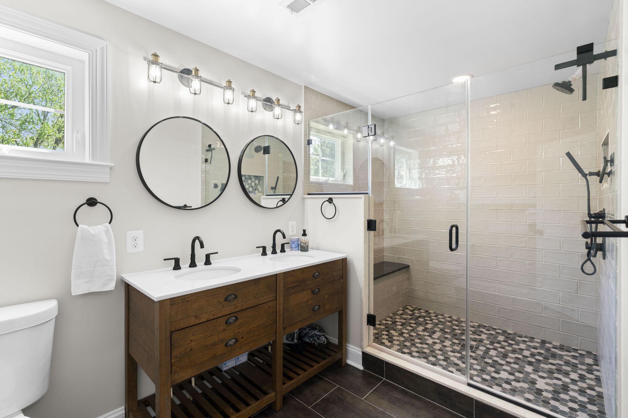 1022 Overbrook Road Baltimore, MD 21239 - Photo 22 of 39 Upper Level Primary Bath