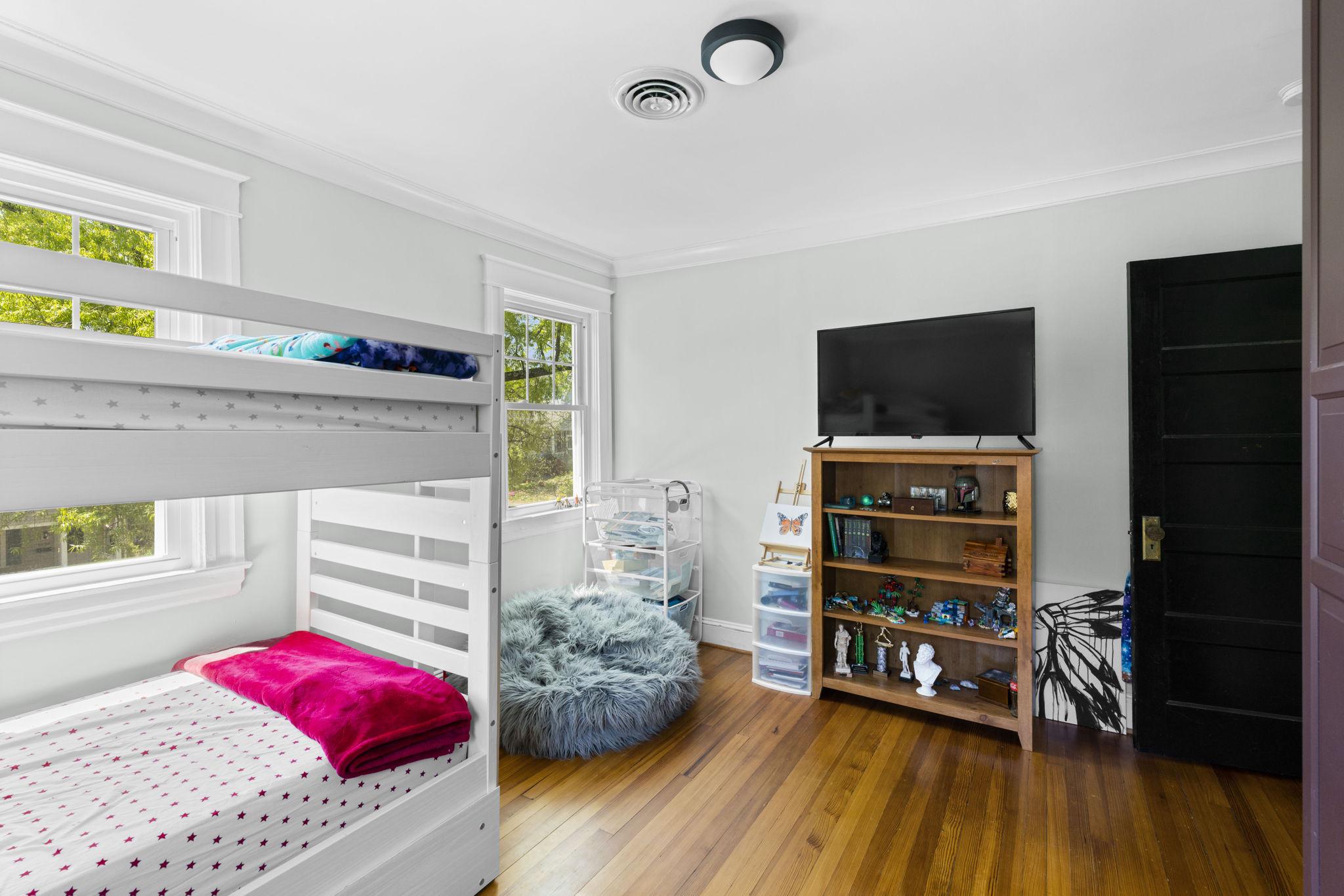 1022 Overbrook Road Baltimore, MD 21239 - Photo 24 of 39 3rd Bedroom, Upper Level
