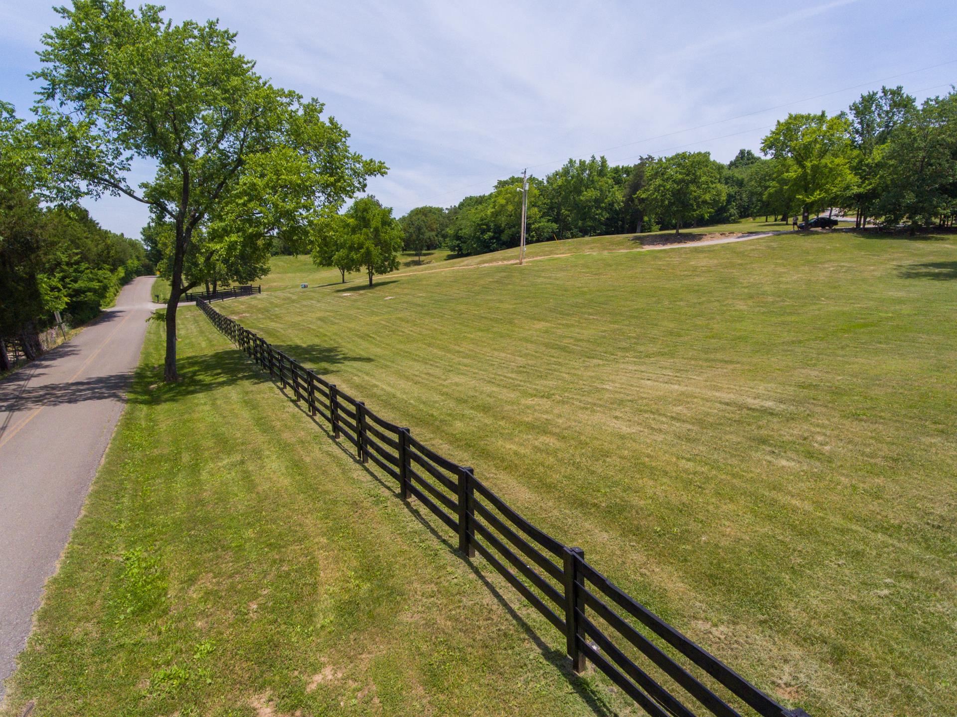 2267 Linwood Road Watertown, TN 37184 - Photo 3 of 30 a view of an ocean from a balcony