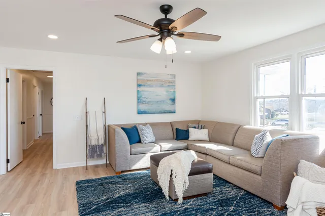 $319,900 | 115 Bentwood Drive, Piedmont, SC 29673