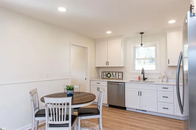 $319,900 | 115 Bentwood Drive, Piedmont, SC 29673