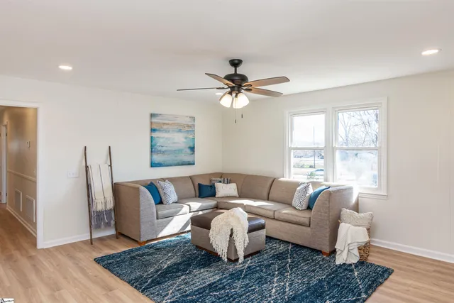 $319,900 | 115 Bentwood Drive, Piedmont, SC 29673