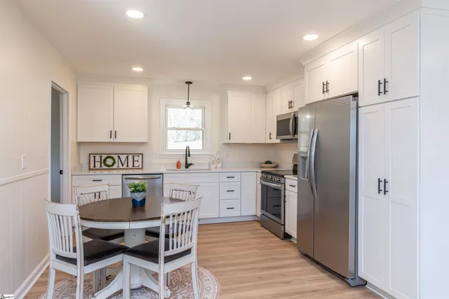 $319,900 | 115 Bentwood Drive, Piedmont, SC 29673