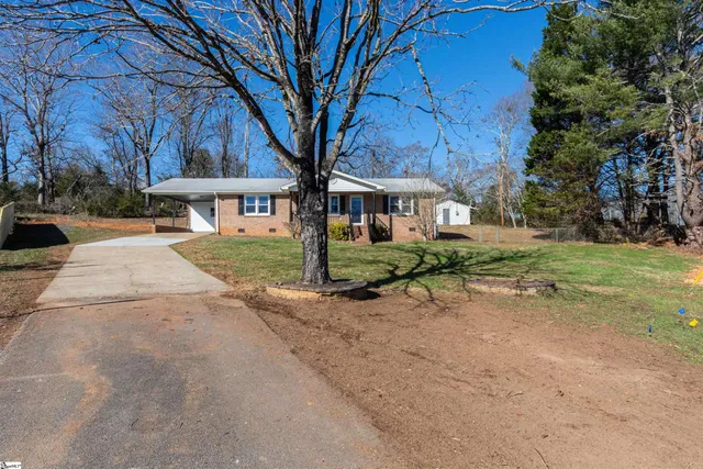 $319,900 | 115 Bentwood Drive, Piedmont, SC 29673