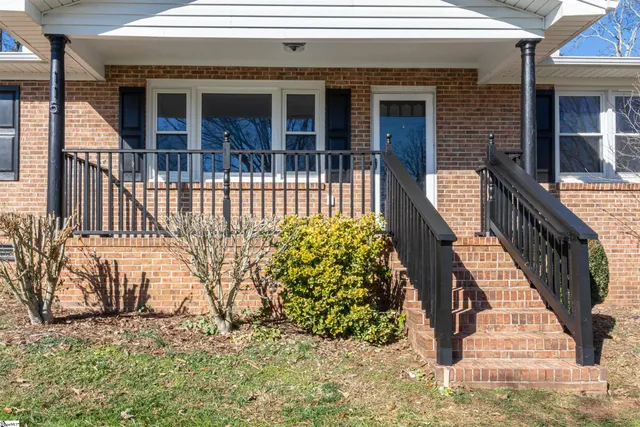 $319,900 | 115 Bentwood Drive, Piedmont, SC 29673