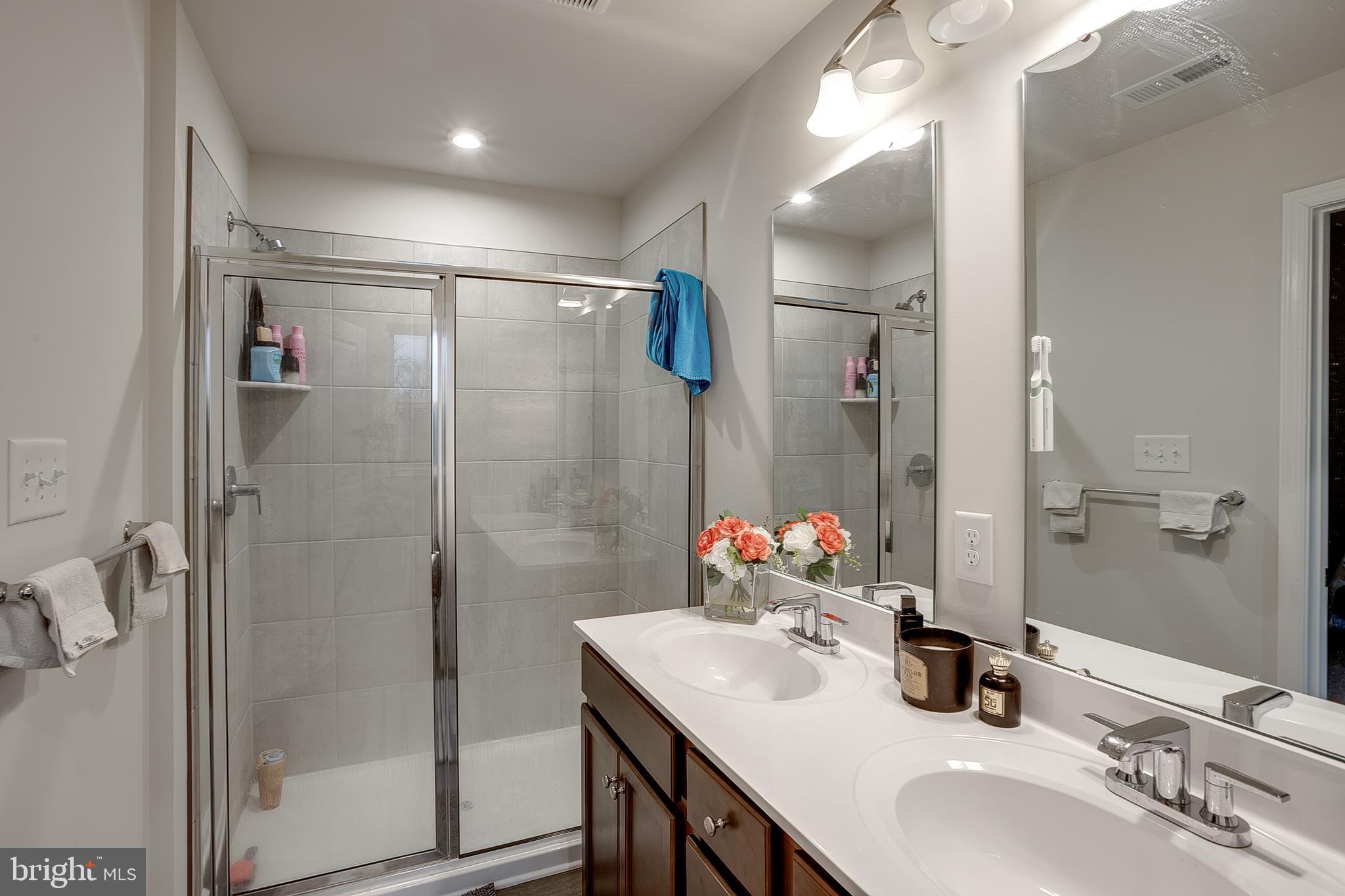 90 Rosemary Way Mount Laurel, NJ 08054 - Photo 16 of 28 Primary Bathroom