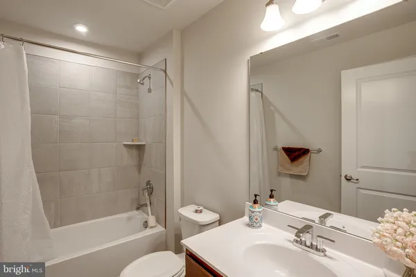 $599,999 | 90 Rosemary Way, Mount Laurel, NJ 08054