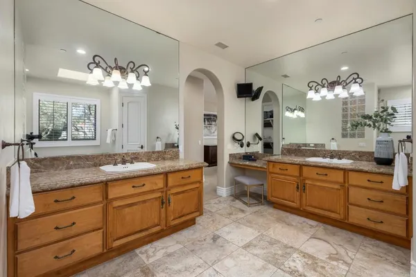 $4,175,000 | 2953 Corte La Bella, Encinitas, CA 92024