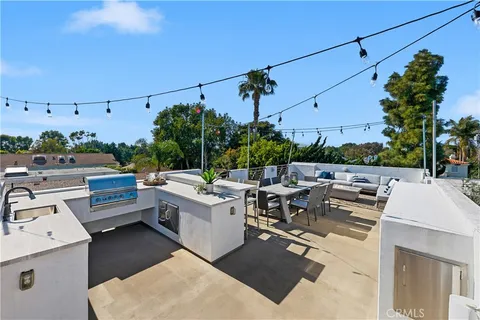 $3,495,000 | 557 3rd Street, Hermosa Beach, CA 90254