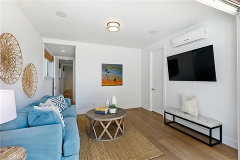 $3,495,000 | 557 3rd Street, Hermosa Beach, CA 90254