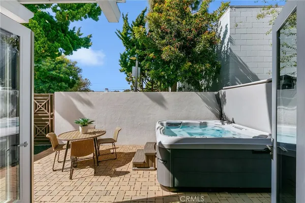 $3,495,000 | 557 3rd Street, Hermosa Beach, CA 90254