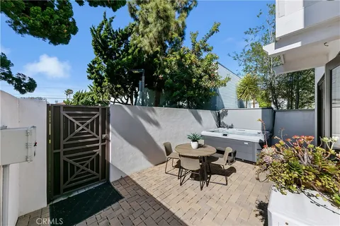 $3,495,000 | 557 3rd Street, Hermosa Beach, CA 90254