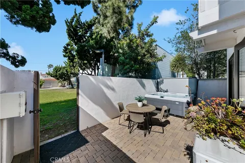 $3,495,000 | 557 3rd Street, Hermosa Beach, CA 90254