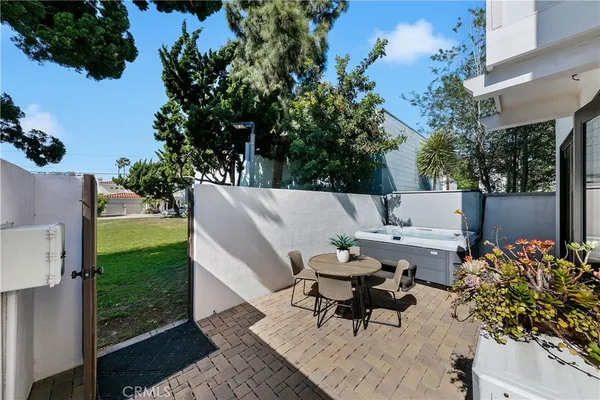 $3,495,000 | 557 3rd Street, Hermosa Beach, CA 90254