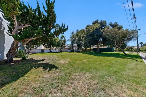 $3,495,000 | 557 3rd Street, Hermosa Beach, CA 90254