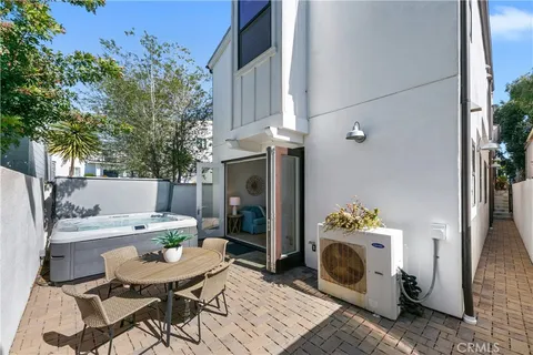 $3,495,000 | 557 3rd Street, Hermosa Beach, CA 90254
