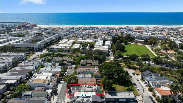 $3,495,000 | 557 3rd Street, Hermosa Beach, CA 90254