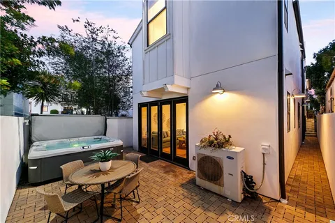 $3,495,000 | 557 3rd Street, Hermosa Beach, CA 90254