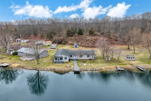 $499,900 | 228 Oak Grove Drive, Brooklyn, MI 49230