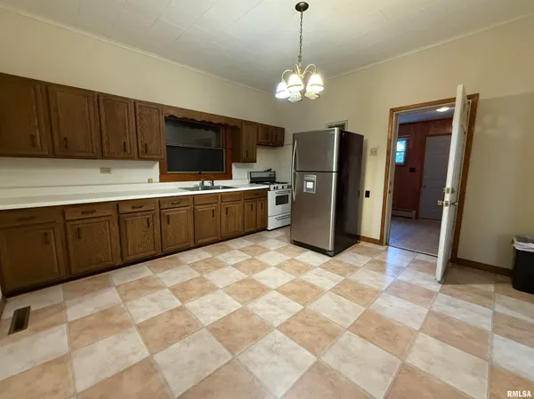 $85,000 | 809 South 16th Street, Herrin, IL 62948