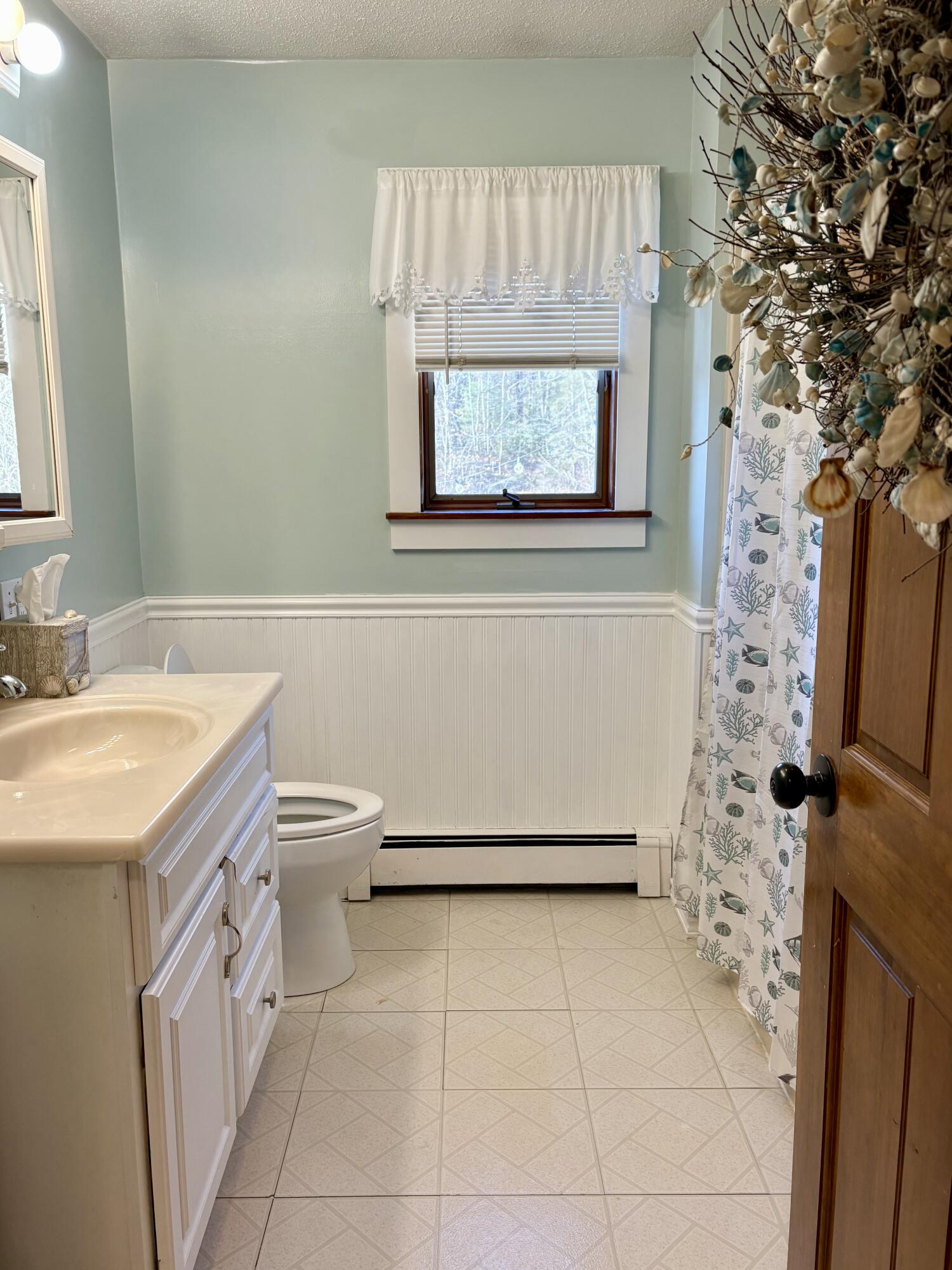 593 West Main Street Waldoboro, ME 04572 - Photo 14 of 35 IMG_2752 (1)