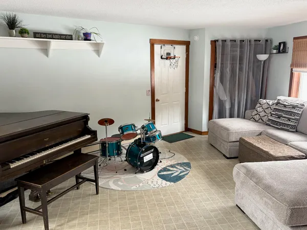 $439,000 | 593 West Main Street, Waldoboro, ME 04572