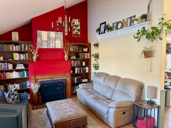 $439,000 | 593 West Main Street, Waldoboro, ME 04572